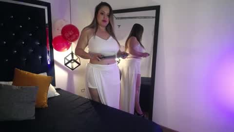 Snapshot of antonella_richel chatting on 09-20-25, 02:12 Antonella online show from 09-20-25, 02:12