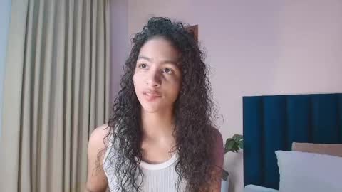Snapshot of antonellahall_ chatting on 06-06-26, 01:00 AntonellaHall online show from 06-06-26, 01:00