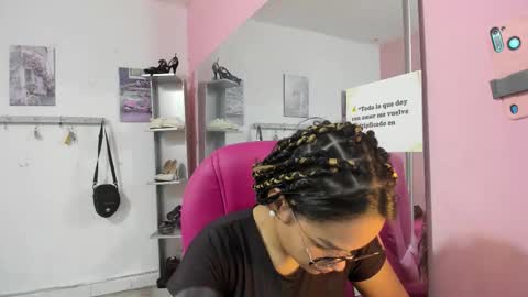 Snapshot of antonellakling_ chatting on 02-14-26, 11:29 ANTONELLA online show from 02-14-26, 11:29