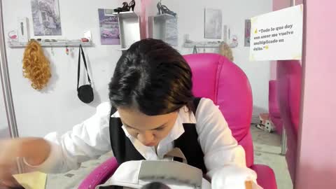 Snapshot of antonellakling_ chatting on 02-25-26, 11:31 ANTONELLA online show from 02-25-26, 11:31