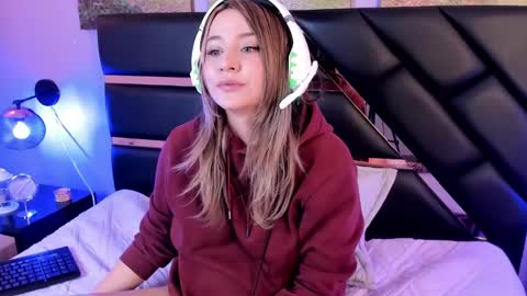 My name is Andrea  thumb up me please its important online show from 12-10-24, 09:11