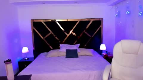 My name is Andrea  thumb up me please its important online show from 12-19-24, 08:23