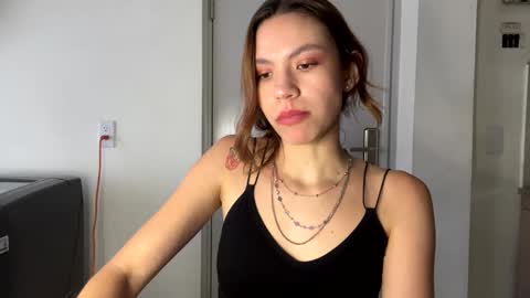 Snapshot of antonellarossii_ chatting on 12-26-24, 02:48 Antonella online show from 12-26-24, 02:48