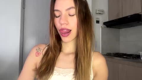 Snapshot of antonellarossii_ chatting on 02-09-25, 01:14 Antonella online show from 02-09-25, 01:14