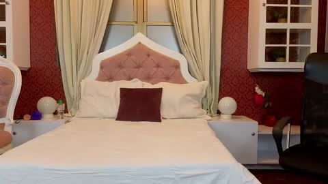 Snapshot of antonellaroux chatting on 01-06-25, 03:42 ANTONELLA online show from 01-06-25, 03:42