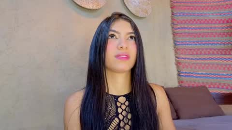 Snapshot of antonellaroux chatting on 01-17-25, 08:24 ANTONELLA online show from 01-17-25, 08:24