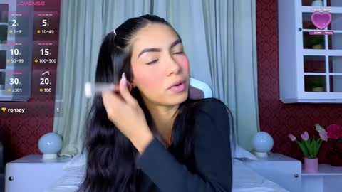 Snapshot of antonellaroux chatting on 01-25-25, 03:51 ANTONELLA online show from 01-25-25, 03:51