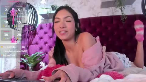 Snapshot of antonellaroux chatting on 02-17-25, 10:18 ANTONELLA online show from 02-17-25, 10:18