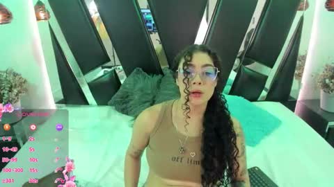 A N T O N E L L E  online show from 09-24-25, 11:24