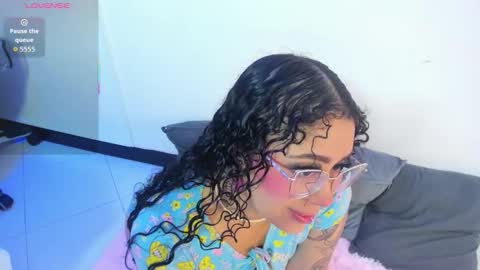 A N T O N E L L E  online show from 11-15-25, 08:33