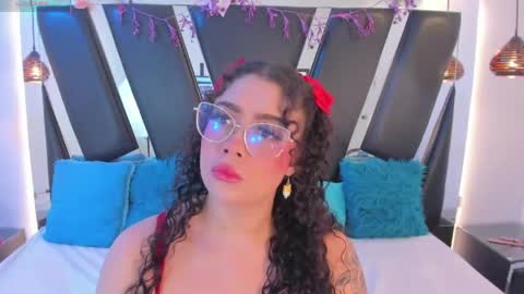 A N T O N E L L E  online show from 05-30-26, 11:29