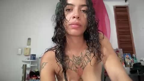 Snapshot of antoniabloom chatting on 05-18-26, 05:02 Antonia online show from 05-18-26, 05:02