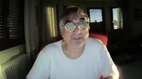 Snapshot of antonio2605 chatting on 12-17-24, 04:11 Antonio online show from 12-17-24, 04:11