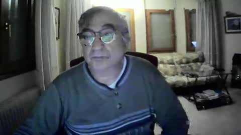 Snapshot of antonio2605 chatting on 12-20-24, 04:09 Antonio online show from 12-20-24, 04:09