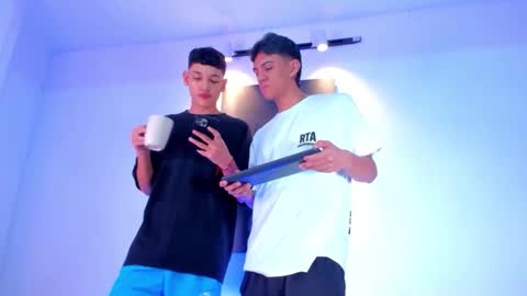 Snapshot of antoniomancinin chatting on 10-22-25, 02:56 brendan and stiiven online show from 10-22-25, 02:56