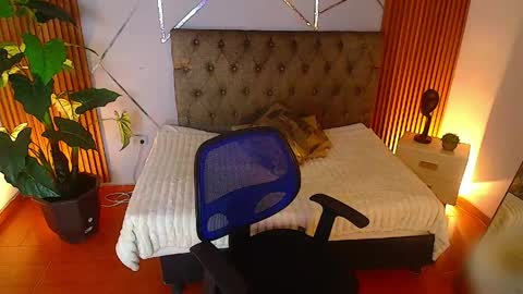 Snapshot of antonnellae chatting on 04-29-26, 06:39 Antonella online show from 04-29-26, 06:39