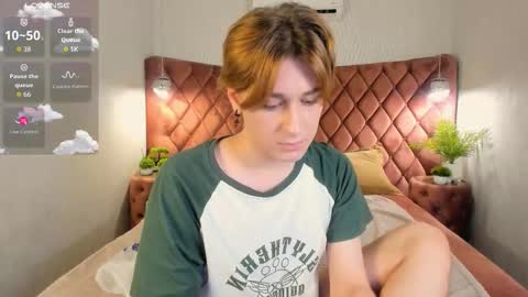 Snapshot of antonylewis chatting on 11-17-25, 12:55 YummyTony online show from 11-17-25, 12:55