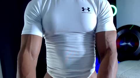 Snapshot of antonywebb94 chatting on 09-17-25, 03:30 Instagram miguelangel1802 online show from 09-17-25, 03:30