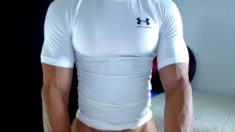 Snapshot of antonywebb94 chatting on 09-17-25, 05:03 Instagram miguelangel1802 online show from 09-17-25, 05:03