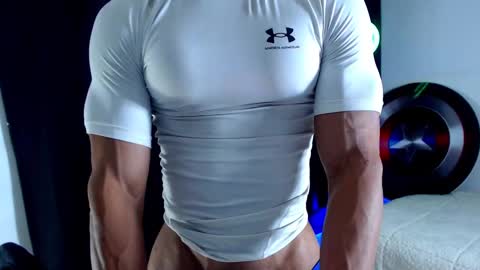 Snapshot of antonywebb94 chatting on 09-29-25, 06:02 Instagram miguelangel1802 online show from 09-29-25, 06:02