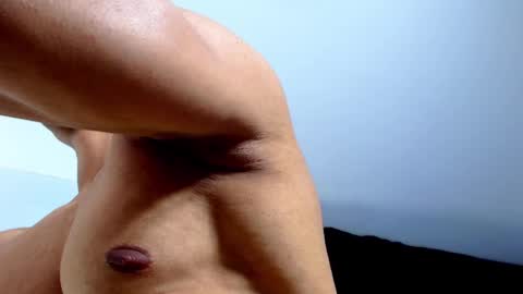 Snapshot of antonywebb94 chatting on 10-18-25, 04:52 Instagram miguelangel1802 online show from 10-18-25, 04:52