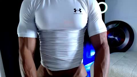 Snapshot of antonywebb94 chatting on 11-11-25, 04:29 Instagram miguelangel1802 online show from 11-11-25, 04:29