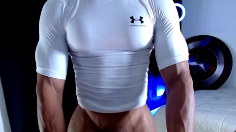 Snapshot of antonywebb94 chatting on 11-13-25, 04:39 Instagram miguelangel1802 online show from 11-13-25, 04:39