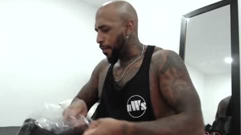 antwanblack11 online show from 12-31-24, 08:56