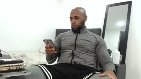 Snapshot of antwanblack11 chatting on 10-01-25, 11:00 antwanblack11 online show from 10-01-25, 11:00