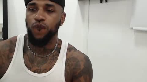 Snapshot of antwanblack11 chatting on 10-08-25, 03:37 antwanblack11 online show from 10-08-25, 03:37