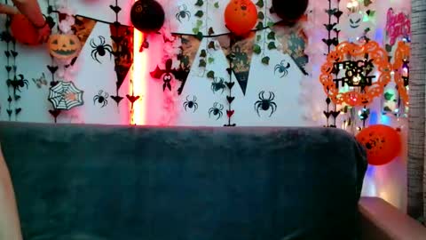 Snapshot of anuska30 chatting on 10-30-25, 06:59 Anne online show from 10-30-25, 06:59