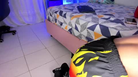 Any online show from 12-08-24, 08:04