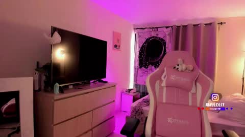 Snapshot of any_lol7 chatting on 11-10-25, 06:18 Independent model online show from 11-10-25, 06:18