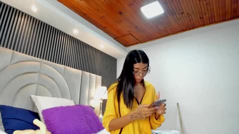 ANY online show from 01-07-25, 01:38