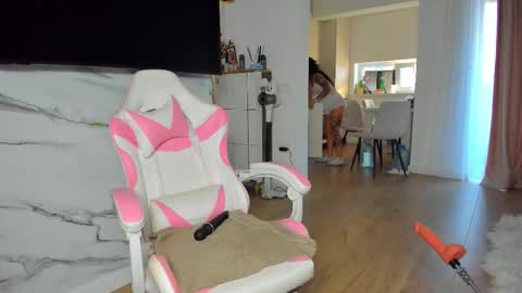 Anya online show from 03-17-26, 05:33