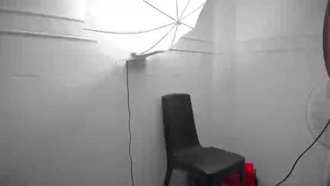 anya_burke online show from 11-19-25, 03:39