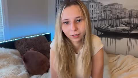 Anya online show from 12-19-25, 04:47