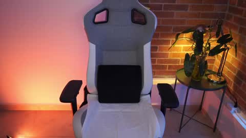 anya online show from 01-18-25, 07:37