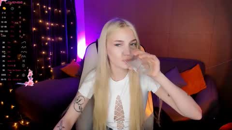 Anya online show from 10-13-25, 02:11