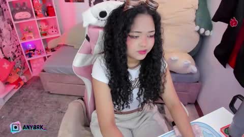 Snapshot of anyburkee chatting on 10-31-25, 12:11 Any online show from 10-31-25, 12:11