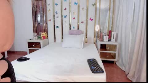 Anyela  online show from 01-19-26, 02:48