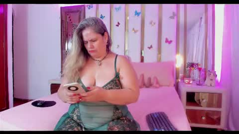 Anyela  online show from 06-17-26, 04:04