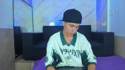 Snapshot of anyelo_sexyhot chatting on 09-21-25, 12:18 anyelo_sexyhot online show from 09-21-25, 12:18