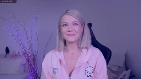 Snapshot of anykitty chatting on 12-10-24, 11:43 Anykitty online show from 12-10-24, 11:43