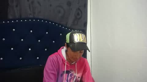 Snapshot of anyu_1306 chatting on 02-05-25, 03:55 anyu online show from 02-05-25, 03:55