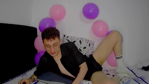 aogut17 online show from 06-22-26, 03:25