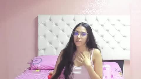 Snapshot of aome_rainbow2 chatting on 02-15-25, 06:02 Aome Rainbow online show from 02-15-25, 06:02