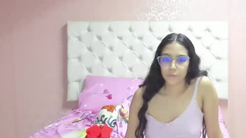 Snapshot of aome_rainbow2 chatting on 02-24-25, 04:27 Aome Rainbow online show from 02-24-25, 04:27