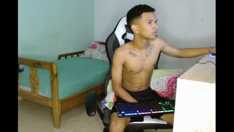 aphal_hot23 online show from 02-12-25, 12:01