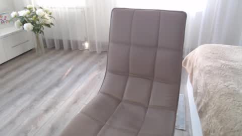 Snapshot of aphrodite83 chatting on 09-12-25, 02:17 Aphrodite online show from 09-12-25, 02:17